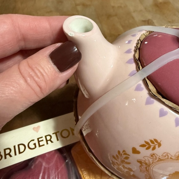 Netflix Bridgerton Lot Teapot Set, Bath Bombs, Make-up Sponges All Brand New - Picture 6 of 15